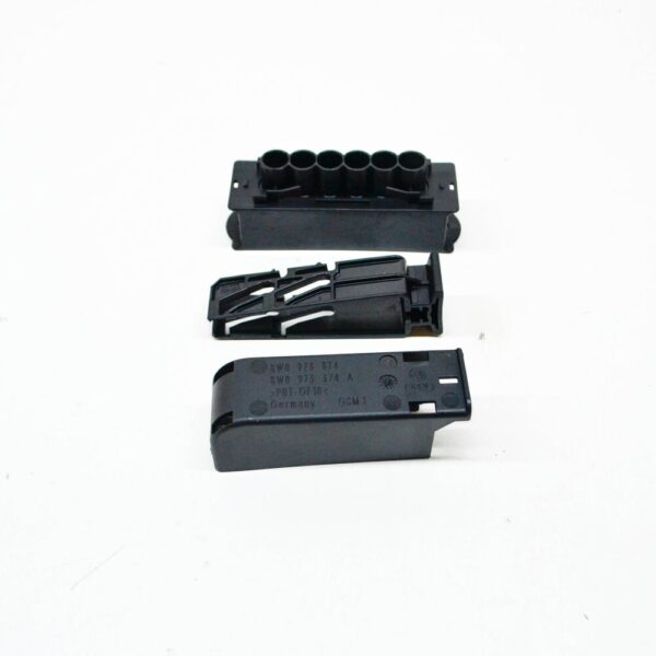 8W0998125 - Audi A4 B9 6-pin flat contact housing with locking mechanism 8W0998125