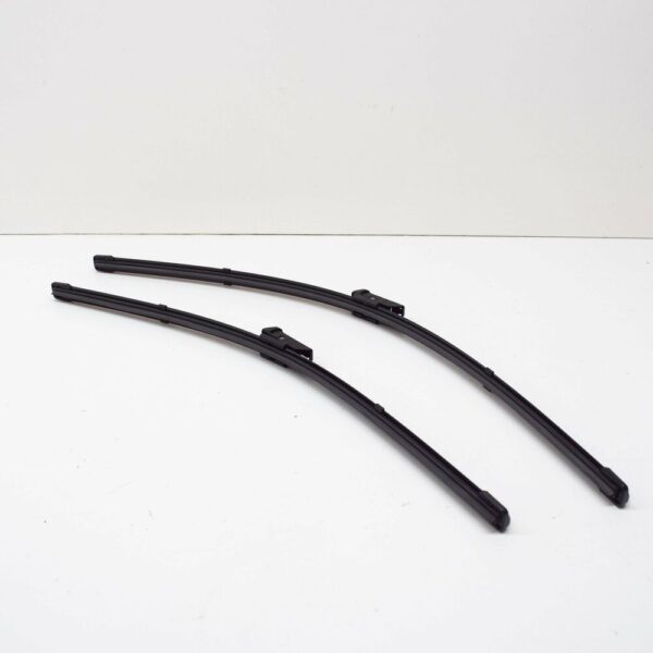 8W1998002 - NEW AUDI A4 B9 FRONT AERODYNAMIC WIPER BLADE SET LHD 8W1998002