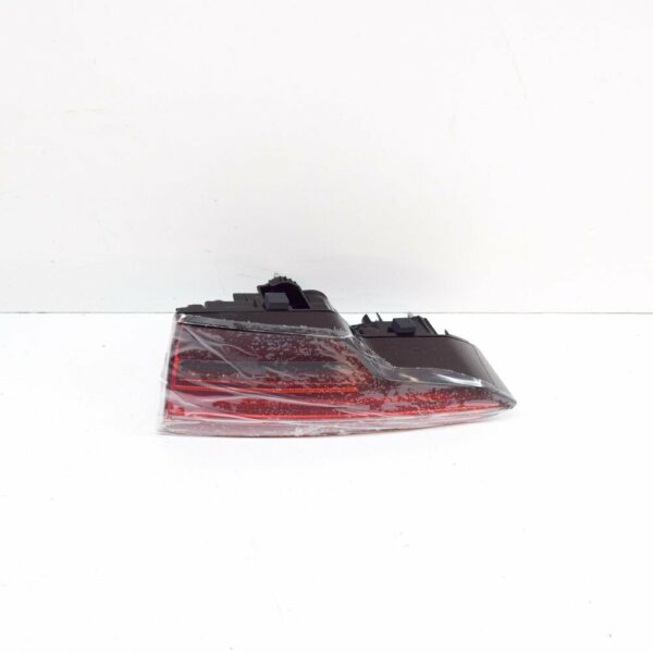 8W5945094AC - NEW AUDI A4 B9 SALOON RIGHT SIDE TAILGATE TAILLIGHT 8W5945094AC 2019 ORIGINAL