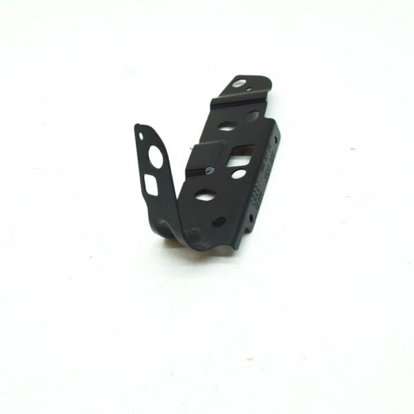 8W6821092 - Audi A5 8T Front Right Fender Bracket 8W6821092 New