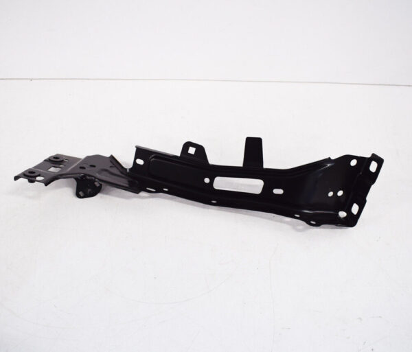 8W6821132B - NEW AUDI A5 8T FRONT RIGHT FENDER BRACKET HOLDER 8W6821132B OEM