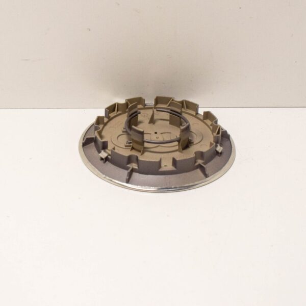 8Z0601165FZ17 - Audi A2 8Z 16'' Wheel Centre Hub Avus Silver 1pcs 8Z0601165FZ17 NEW GENUINE