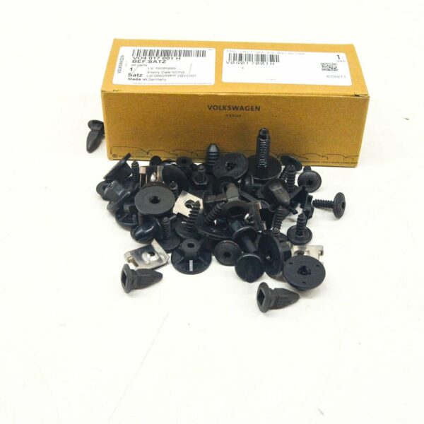 V04017001H - NEW AUDI Q7 4M FRONT AND REAR WHEELHOUSING LINER ATTACHMENT SET V04017001H