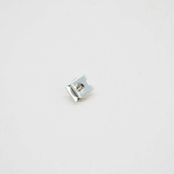 WHT000748 - NEW AUDI A4 AVANT B8 ANTENNA AMPLIFIER MOUNTING SPREADNUT WHT000748