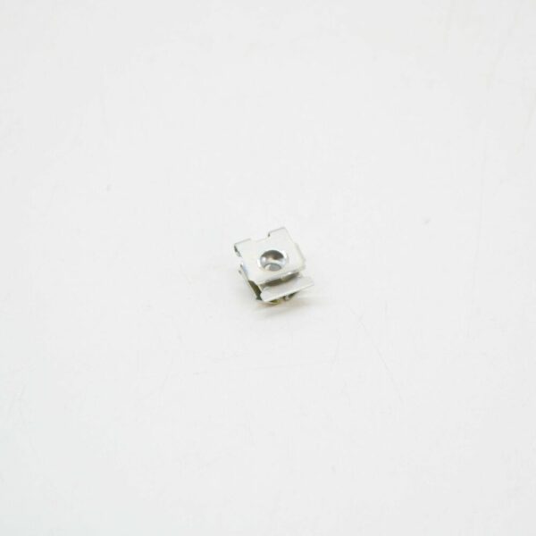 WHT000748 - NEW AUDI A4 AVANT B8 ANTENNA AMPLIFIER MOUNTING SPREADNUT WHT000748