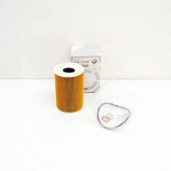 11421744586 - NEW BMW 3 E30 OIL FILTER ELEMENT 11421744586 ORIGINAL