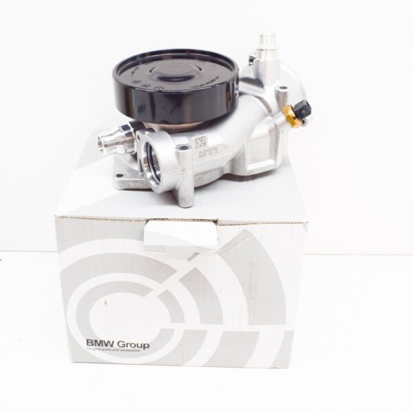 11517548263 - BMW 5 F10 Water Pump 11517548263 7548263 NEW GENUINE