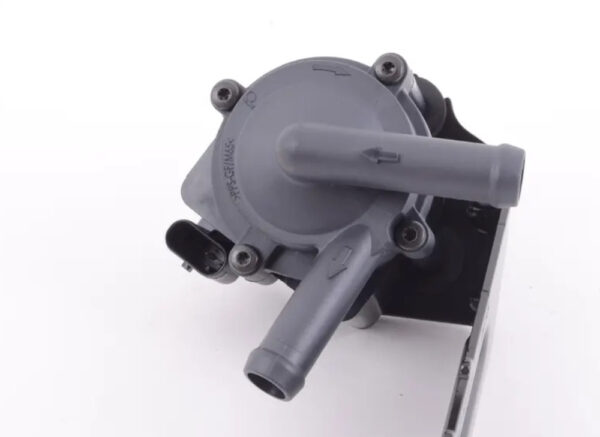 11517848367 - BMW X6 F16, F86 ENGINE COOLANT PUMP 11517848367 7848367 NEW GENUINE