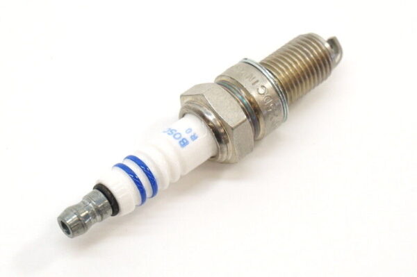 12129061882 - NEW BMW E23 E24 E28 E30 IGNITION SPARK PLUG 12129061882 9061882 OEM