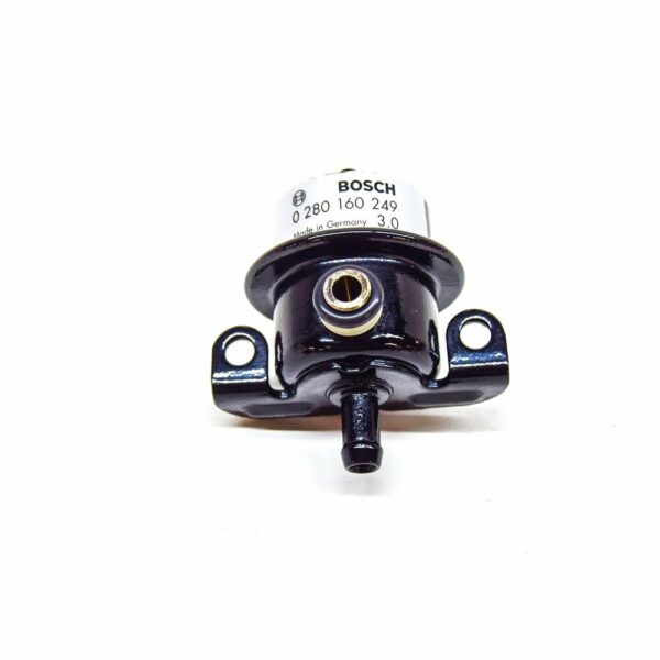 13531711541 - NEW BMW 7 E32 FUEL PRESSURE REGULATOR 13531711541 1711541 ORIGINAL