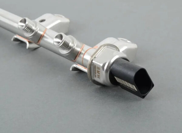 13537575480 - NEW BMW 3 E90 HIGH PRESSURE FUEL RAIL 13537575480 7575480 ORIGINAL
