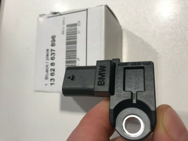 13628637896 - BMW G20 G32 F20 F21 F22 F44 F45 Collar Supply Pressure Sensor