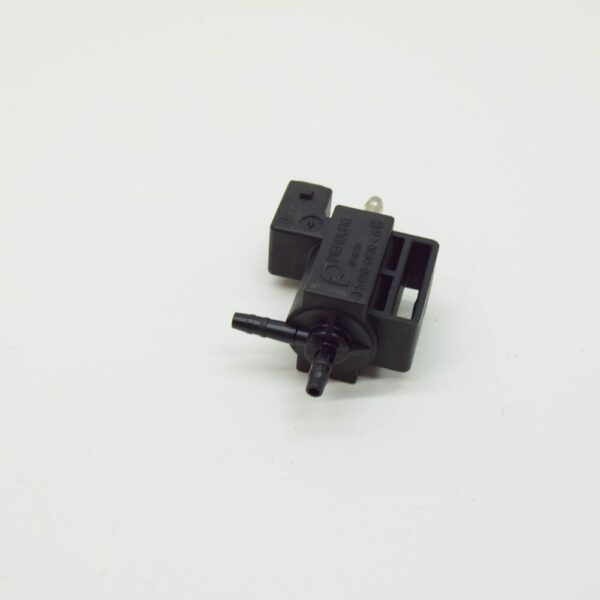 13637591625 - NEW BMW 7 F01 CHANGEOVER VALVE 13637591625 7591625 ORIGINAL