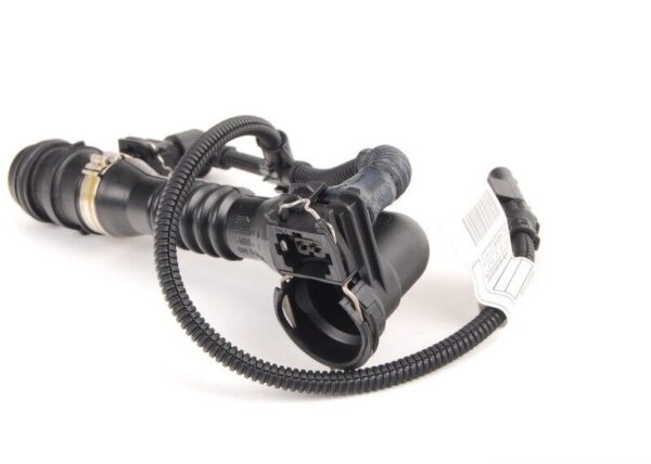 13717808158 - BMW E70 E90 Original 13717808158 Engine Air Suction Tube