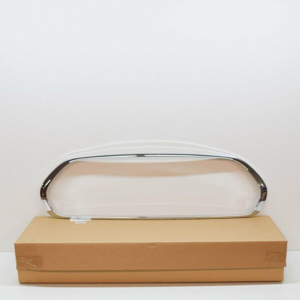 51137351369 - NEW OEM MINI CLUBMAN F54 FRONT BUMPER CENTRAL COVER 51137351369 7351369 2017