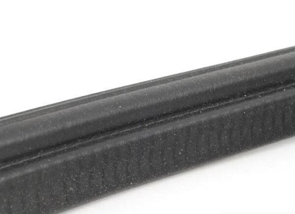 51762757822 - NEW MINI CLUBMAN R55 REAR STEP BARN DOOR SEAL WEATHERSTRIP 2757822 GENUINE