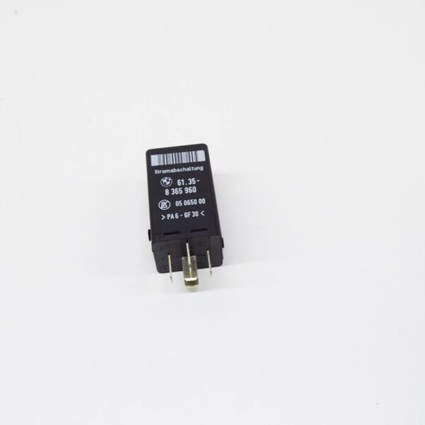 61358365960 - New BMW 5 E39 Switch Off Relay 61358365960 8365960