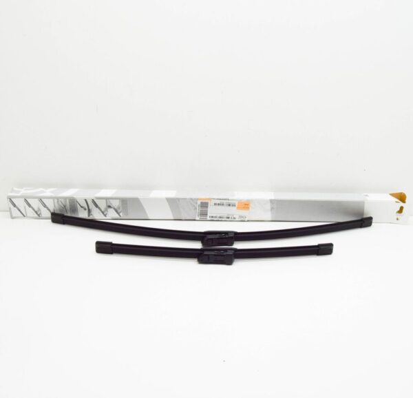 61615A27D69 - BMW X1 F48 Front Wiper Blade Set RHD 5A27D69 61615A27D69 NEW GENUINE