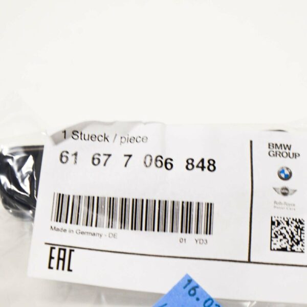 61677066848 - NEW BMW 3 E46 FRONT RIGHT HEADLIGHT WASHER COVER CAP 61677066848 7066848