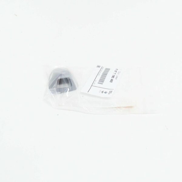 61677190493 - NEW BMW 1 E81 FRONT LEFT HEADLIGHT WASHER COVER 61677190493 OEM