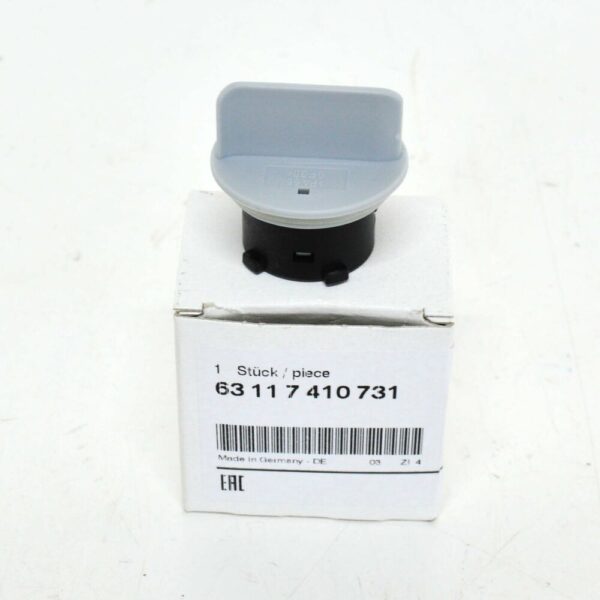 63117410731 - Genuine BMW 5' F90 M5 G30 G31 Front Bulb Socket For Turn Indicator 63117410731