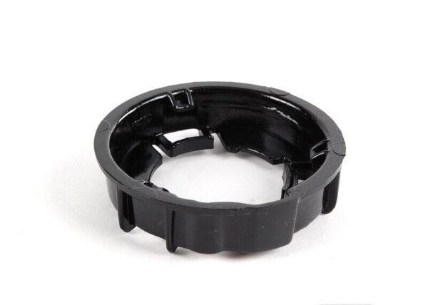 63126906781 - BMW E39 Genuine Xenon Bulb Ring/Hold 63126906781