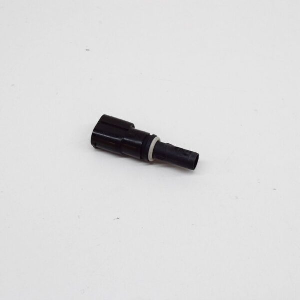 63128389744 - NEW BMW 5 E39 BULB SOCKET 63128389744 8389744