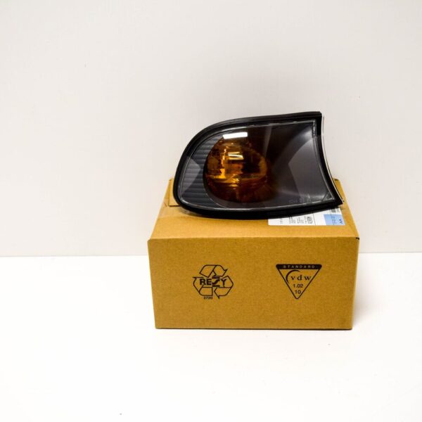 63136924950 - NEW BMW E46 COMPACT RIGHT TURN CORNER LIGHT 6924950 63136924950 ORIGINAL