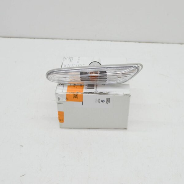 63137165742 - New Genuine BMW 5 Series E60 E61 Right Side Clear Turn Signal Indicator 7165742