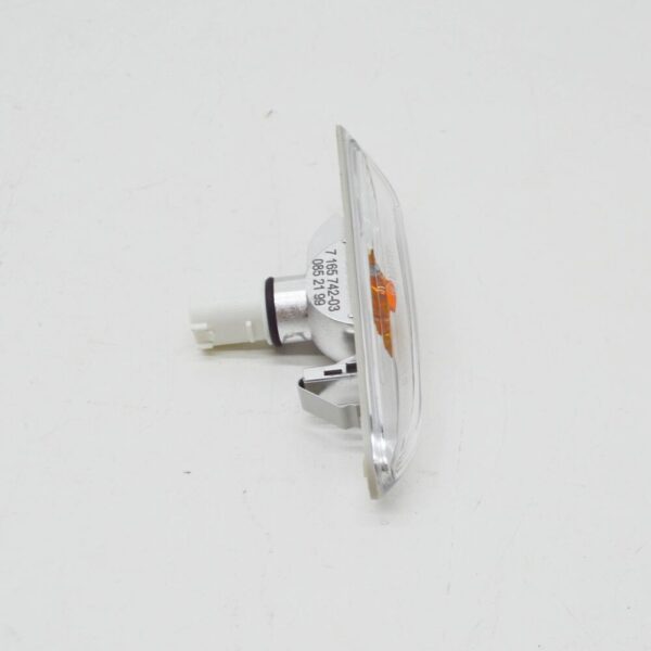 63137165742 - New Genuine BMW 5 Series E60 E61 Right Side Clear Turn Signal Indicator 7165742