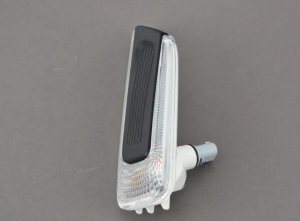 63137358465 - NEW OEM MINI CLUBMAN F54 FRONT LEFT FENDER TURN SIGNAL 63137358465 GENUINE