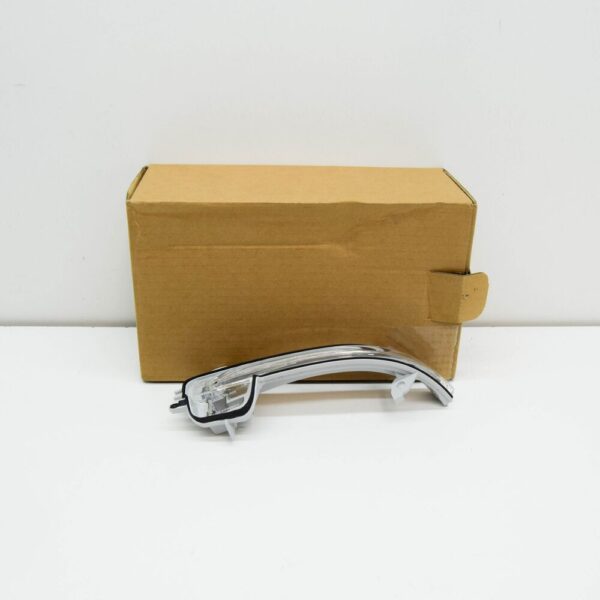 63137377963 - BMW X1 F48 Front Left Door Mirror Turn Indicator 63137377963 NEW GENUINE
