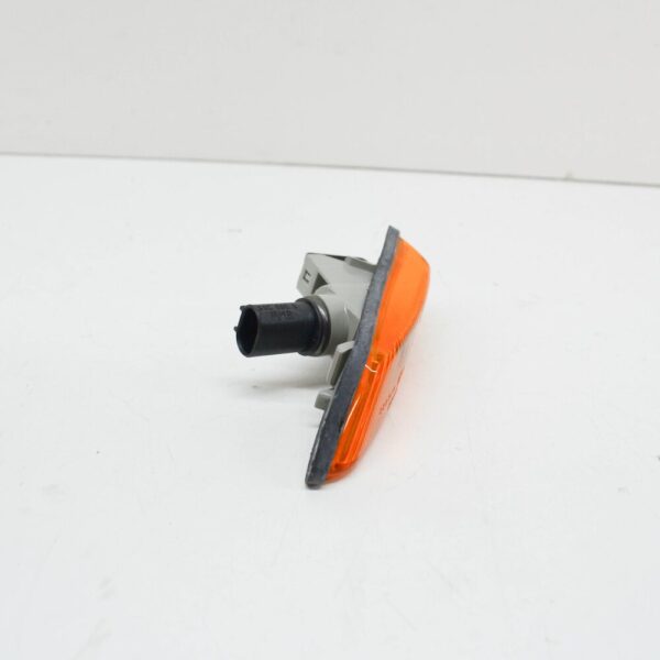 63138389536 - New BMW Z3 E36 Fender Turn Indicator Light Front Right 63138389536