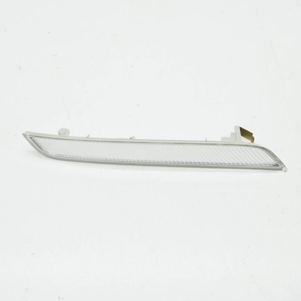 63147187088 - BMW X6 E71 Front Bumper Right Reflector 63147187088 7187088 New Genuine