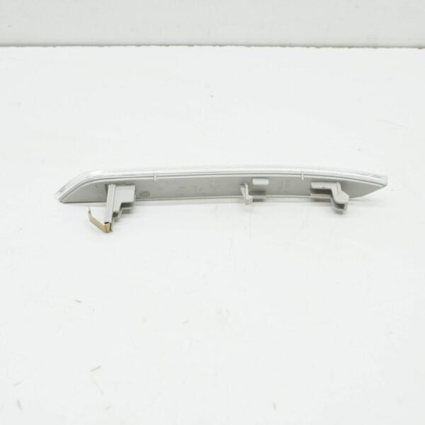 63147187088 - BMW X6 E71 Front Bumper Right Reflector 63147187088 7187088 New Genuine
