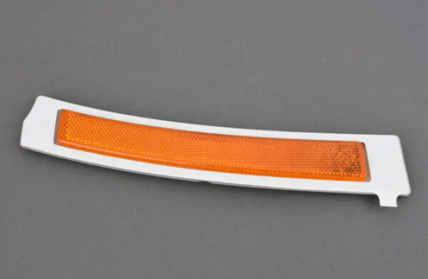 63147199627 - OEM BMW 5 GT F07 FRONT LEFT SIDE MARKER LIGHT REFLECTOR 63147199627 GENUINE