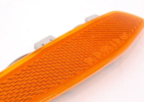 63147839090 - NEW BMW 5 E60 FRONT BUMPER RIGHT REFLECTOR 7839090 63147839090 ORIGINAL