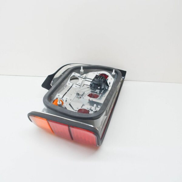 63211387362 - NEW BMW E36 SEDAN RIGHT TAIL FOG LIGHT 1387362 63211387362 ORIGINAL