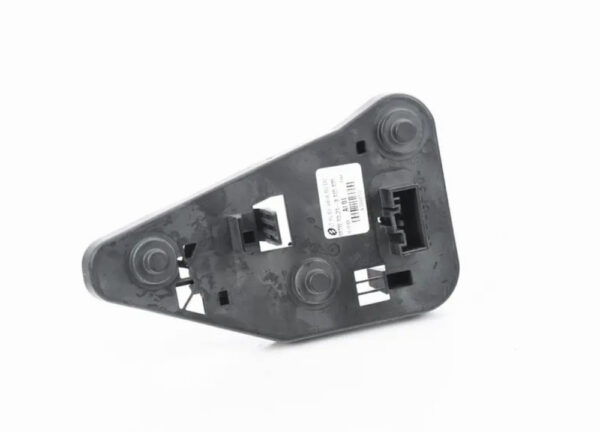 63213418439 - NEW BMW X3 E83 REAR LEFT TAILLIGHT BULB HOLDER 63213418439 3418439 ORIGINAL