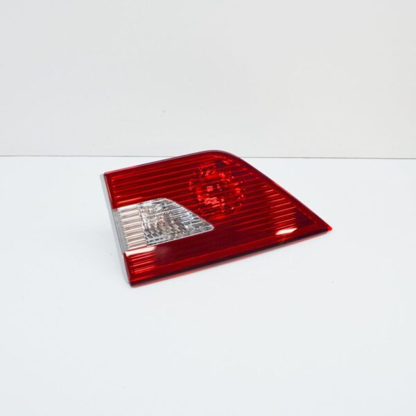 63213420206 - NEW BMW X3 E83 REAR TAILGATE RIGHT TAILLIGHT 63213420206 3420206 04-05 ORIGINAL