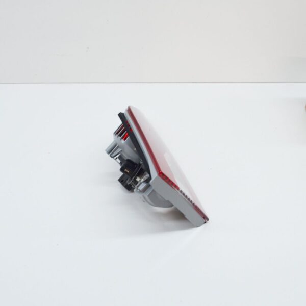 63213420206 - NEW BMW X3 E83 REAR TAILGATE RIGHT TAILLIGHT 63213420206 3420206 04-05 ORIGINAL