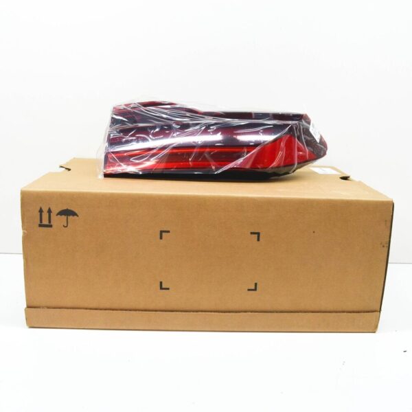 63215A164A1 - BMW X7 G07 Rear Left Trunk Lid LED Taillight 63215A164A1 NEW GENUINE