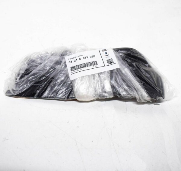 63216933020 - New BMW 3 Cabriolet E46 Interior Tail Light Right Trim 63216933020 Genuine