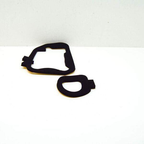 63217303320 - BMW 1 E88 Rear Right Taillight Seal 63217303320 7303320 NEW GENUINE