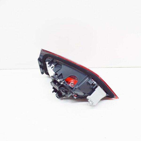 63217350695 - NEW BMW X1 F48 REAR LIGHT IN TRUNK LID LEFT 63217350695