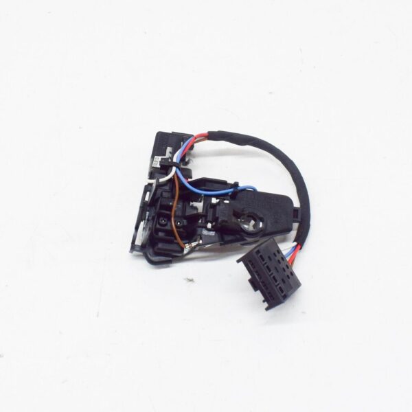 63217366070 - BMW F32 F33 BULB HOLDER TAIL LIGHT IN BOOT LID RIGHT 63217366070 14-16