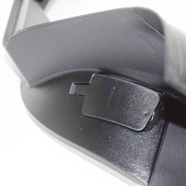 63217370293 - NEW BMW 2 F22 REAR LEFT LIGHT DRIP MOULDING 63217370293 7370293 ORIGINAL
