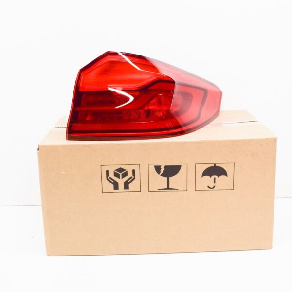 63217376464 - NEW BMW 5 G30 REAR RIGHT OUTER TAIL LIGHT 7376464 63217376464 ORIGINAL