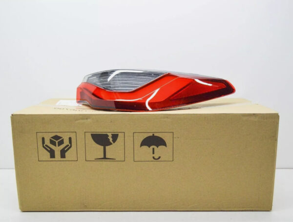 63217477604 - BMW 4 COUPE G22 REAR RIGHT REAR LIGHT 63217477604 NEW GENUINE