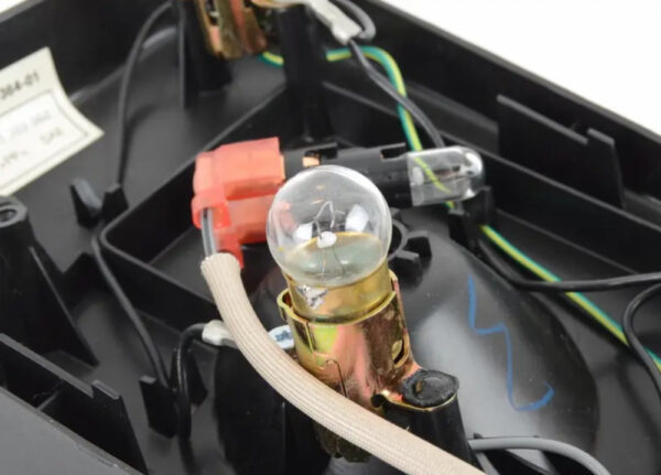 63218389862 - NEW BMW Z3 COUPE E36 REAR RIGHT LIGHT BULB SOCKET 63218389862 8389862 ORIGINAL